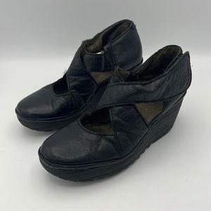 Fly London Black Leather Strappy Closed Toe Wedge Size 37